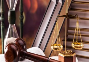 عضو هیئت رئیسه کانون وکلای آذربایجان غربی: به دلیل کمبود پرونده، وکلا پروانه سالانه را تمدید نمی کنند