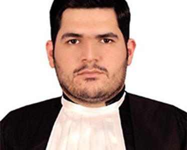 محمد صفرپور، وکیل پایه یک دادگستری: فرهنگ مراجعه به وکیل جز وظایف نهادهای آموزشی و اصحاب رسانه است/ برخی از وکلا به سختی هزینه‌های اجاره دفتر و تمدید پروانه را تأمین می‌کنند
