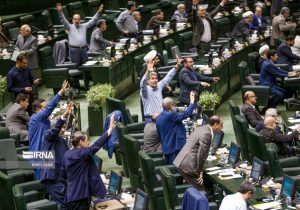 با رای نمایندگان مجلس؛ کلیات لایحه ۲ روز تعطیلی در هفته و کاهش ساعات کاری ادارات تصویب شد