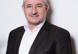 یک وکیل دادگستری: در انتخاب ضابطین قضایی دقت کافی صورت گیرد / باید اتفاقات تلخی که در یکی از زندان های کشور پیش آمد را به فال نیک گرفت