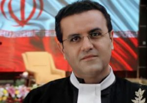 نایب رییس کانون وکلای دادگستری کردستان: حداقل پیگیر اصلاح مقررات صندوق حمایت برای پشتیبانی از وکلای دادگستری باشید/وکلای جوان فصل‌های سال را با اضطراب پرداخت فیش های سه ماه سپری می کنند!