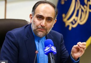 دبیر شورای فرهنگ عمومی: خبر ممنوعیت استفاده از نام‌های محلی برای واحدهای صنفی کذب است