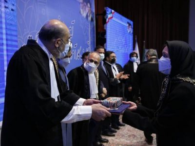 دکتر جعفر کوشا خطاب به نمایندگان مجلس:اگر نهاد وکالت را از بین ببرید چه عاید شما می‌شود؟ مگر شما نمایندگان مردم نیستید و قرار نیست از حقوق آنها دفاع کنید؟