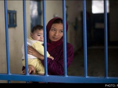 برای نخستین بار در کشور؛فرزندان مادران زندانی صاحب شناسنامه شدند