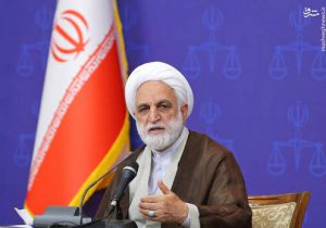 حجت‌الاسلام والمسلمین محسنی اژه‌ای خطاب به قضات تأکید کرد:پرهیز از صدور قرارهای منتهی به بازداشت موقت در موارد غیرضرور/برخورد محترمانه با خانواده متهمین و حفظ کرامت و حیثیت آن‌ها