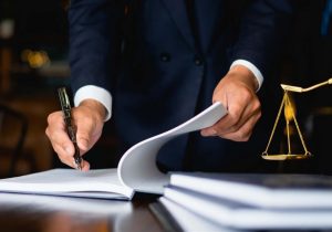 نحوه تنظیم وکالت نامه برای کارآموزان وکالت / مراحل تدوین و امضای قرارداد وکالت