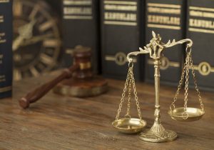 رای وحدت رویه هیات عمومی دیوان عالی کشور درباره مرجع اعتراض شخص ثالث پس از مرحله تجدیدنظر نسبت به اموال و اشیاء مکشوفه جرم