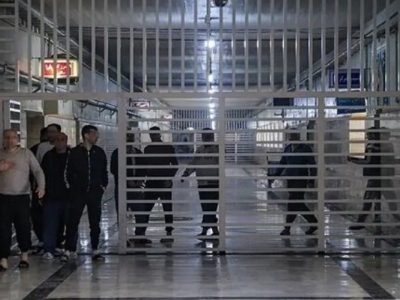 ۸۵ معلم ایرانی به علت بدهی در زندان هستند