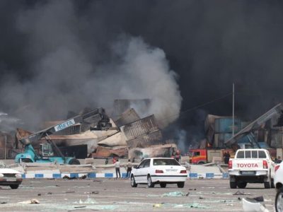 رئیس‌کل دادگستری هرمزگان در محل حادثه انفجار بندر شهید رجایی: خانواده‌های دارای مفقودی‌ به پزشکی قانونی مراجعه کنند