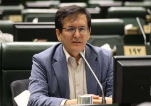 عثمان سالاری، نایب رئیس دوم کمیسیون حقوقی مجلس: اخذ تلفن همراه و تفتیش بدنی وکلا اقدام مناسبی نیست و نیاز به بازنگری دارد