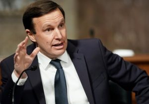 مورفی خواستار وضع قانونی برای ممنوعیت دخالت ترامپ در غرب آسیا شد