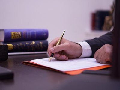 عضو کانون وکلای استان البرز: در بُعد اجتماعی وکالت از جایگاه دیرینه خود فاصله گرفته است/ باید به دنبال بازتعریف حرفه وکالت باشیم