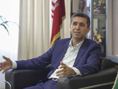 رئیس اسبق کانون وکلای دادگستری مرکز: از دوستان هیات مدیره استدعا دارم به سمت اجماع و اعتمادسازی حرکت کنند/ اختلافات را متوقف و بر محور اجماع برای آینده‌ای مطمئن حرکت کنید