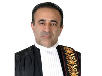 یادداشت/ سید حسین حسینی، رئیس کانون وکلای دادگستری استان سمنان: تعمیم صدور و اعطای مدرک افتخاری در حوزه وکالت؛ آری یا نه!