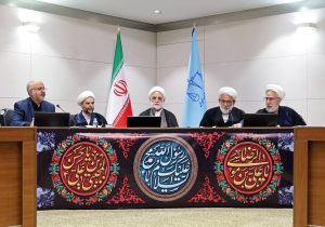 رئیس دستگاه قضا: نقد و نقادی بسیار مفید و نافع است اما این امر باید با منطق و ادبیات زیبنده و خیرخواهی همراه باشد/ لازم است اقدامات و برنامه‌های اصلاحی و تربیتی در زندان‌ها هر چه بیشتر تقویت شود