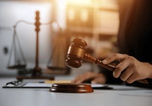 یک وکیل دادگستری: نظام مطلوب حقوق اداری باید تا حد امکان به سمت پیشگیری حرکت کند/ یکی از پایه‌های اعتماد عمومی، امکان فهم تصمیم دولت است