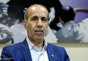 سعید باقری، نایب‌رئیس کانون وکلای دادگستری مرکز: دانشگاه‌ها و مؤسسات مختلف بدون توجه کافی به نیاز بازار کار، دانشجوی حقوق جذب می‌کنند/ وکلایی داریم که برای تأمین هزینه‌های زندگی به مشاغل دیگری روی آورده‌اند/ صدای کانون وکلا در رسانه ملی شنیده نمی‌شود /  حقوق قضات با حجم مسئولیت و حساسیت آرایی که صادر می‌کنند تناسبی ندارد