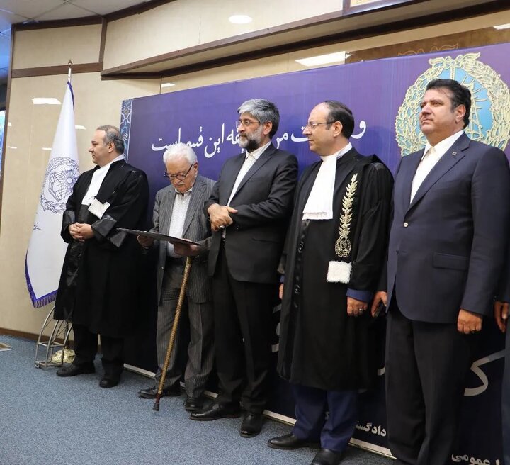 عتباتی: دغدغه اصلی وکیل باید احقاق حق و اجرای عدالت باشد/ مسیرهای حرکت قاضی و وکیل ممکن است متفاوت باشد اما هدف هر دو باید رسیدن به عدالت باشد