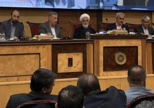 معاون حقوقی رئیس جمهور: کارخانه تولید مقررات در کشور سه شیفت فعال است