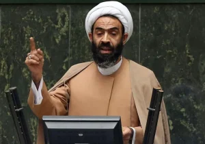 محمدعلی نقدعلی: صدور گواهینامه برای بانوان مجوز قانونی ندارد/ بانوان فعلاً نباید از موتور استفاده کنند چون هنوز قانونش مصوب نشده است