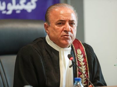 رئیس کانون وکلای دادگستری فارس، بوشهر و کهگیلویه و بویراحمد: قانون تسهیل حرفه مقدس وکالت را به کسب‌وکار تنزل داد و موجبات بیکاری و استیصال وکلای شاغل را فراهم آورده است