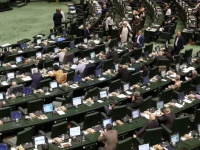 دستور کار هفته آینده مجلس مشخص شد/ از سوال از وزیر اقتصاد تا بررسی طرح مقابله با نفوذ بیگانگان